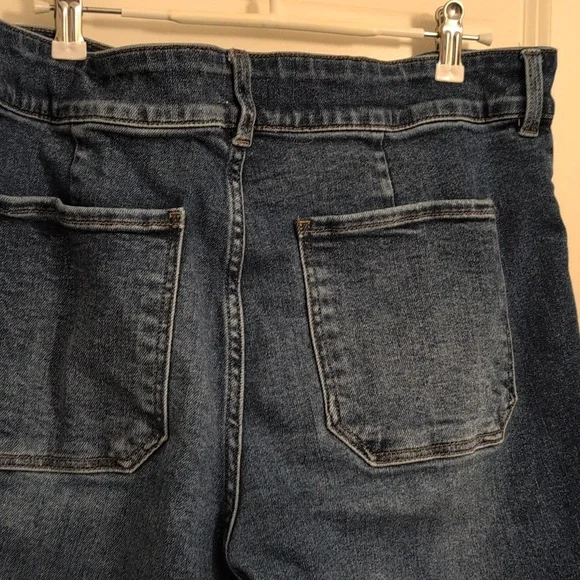 Kut from the Kloth Meg High-Rise Wide Leg Cropped Jeans, Size 16 - Picture 9 of 11